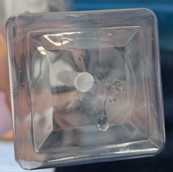 Refillable Shampoo And Conditioner Bottles (Clear 21oz) - Picture 7 of 9